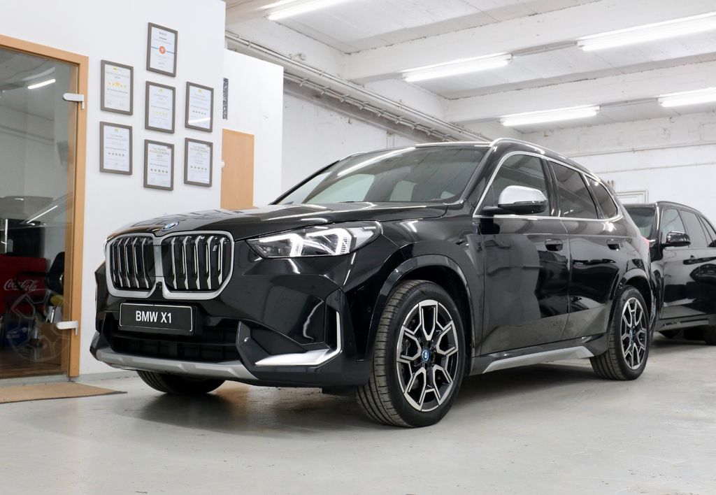 BMW iX1 2023