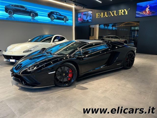Lamborghini Aventador 2021
