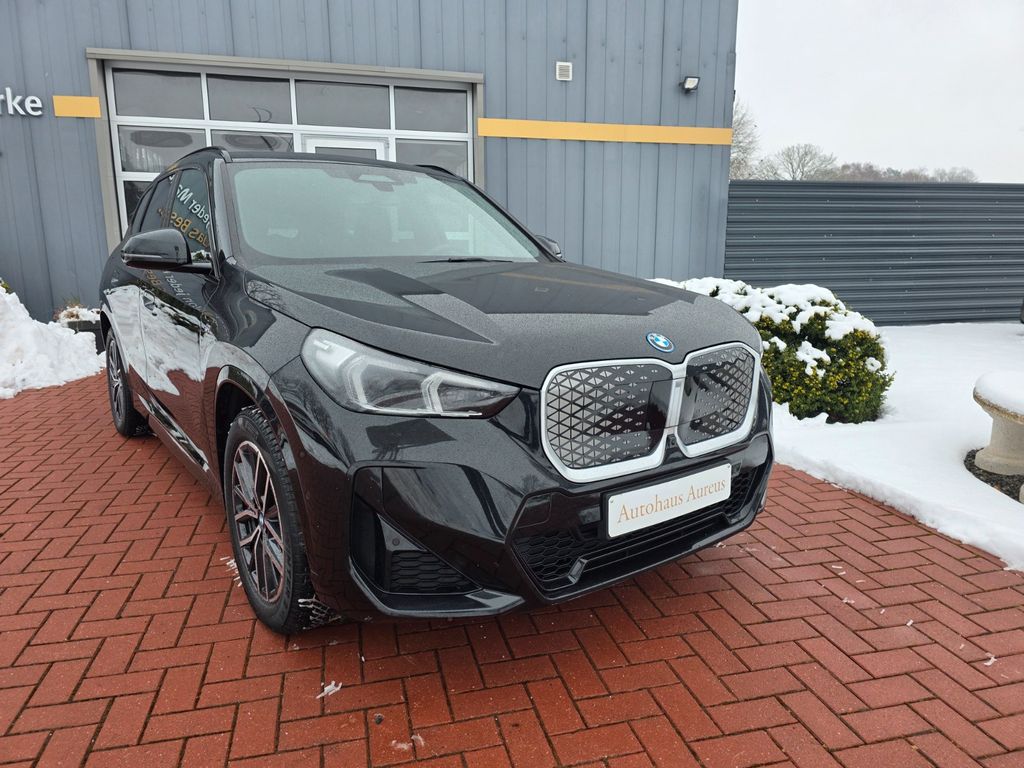 BMW iX1 2024