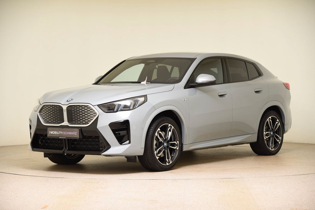 BMW iX2 2025