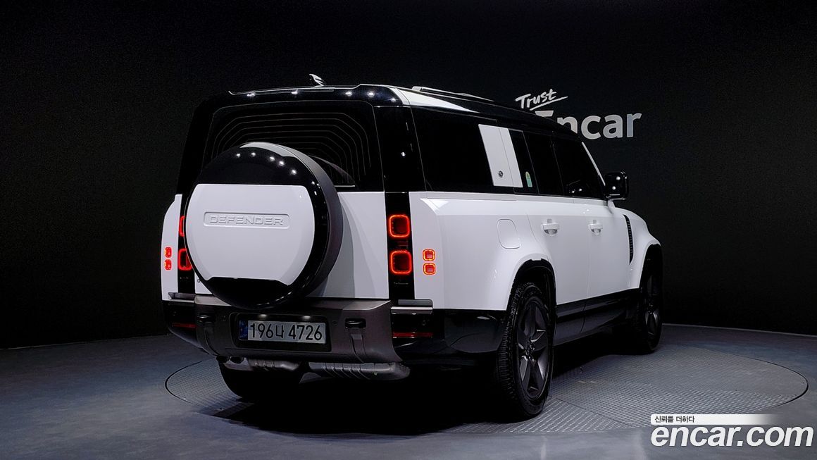 Land Rover Defender 2024