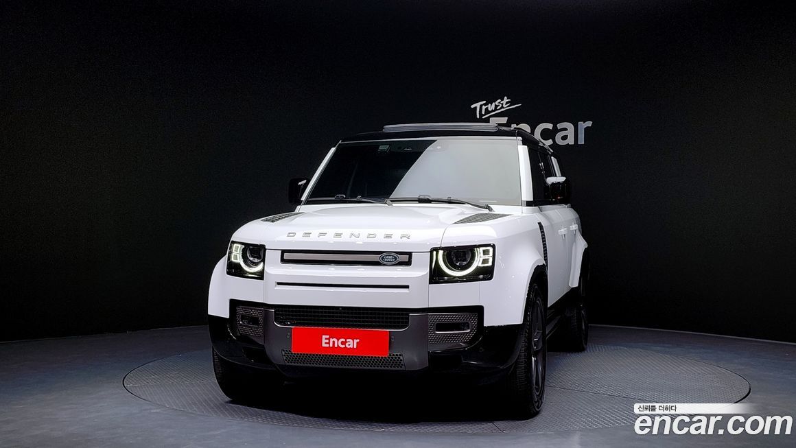 Land Rover Defender 2024