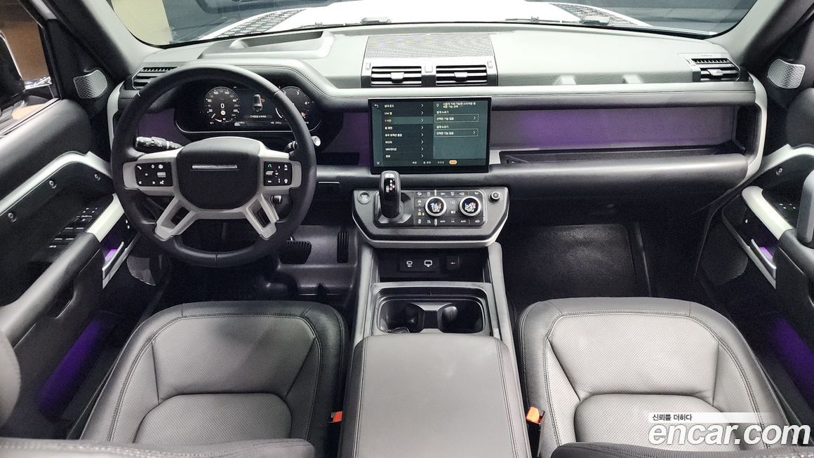 Land Rover Defender 2024