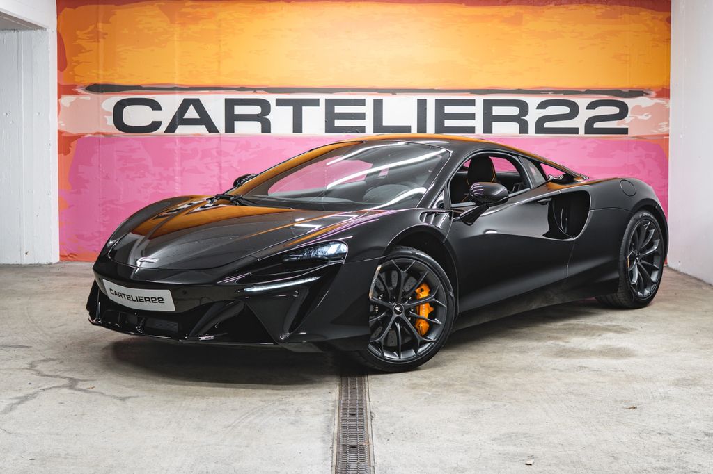 McLaren Artura 2023