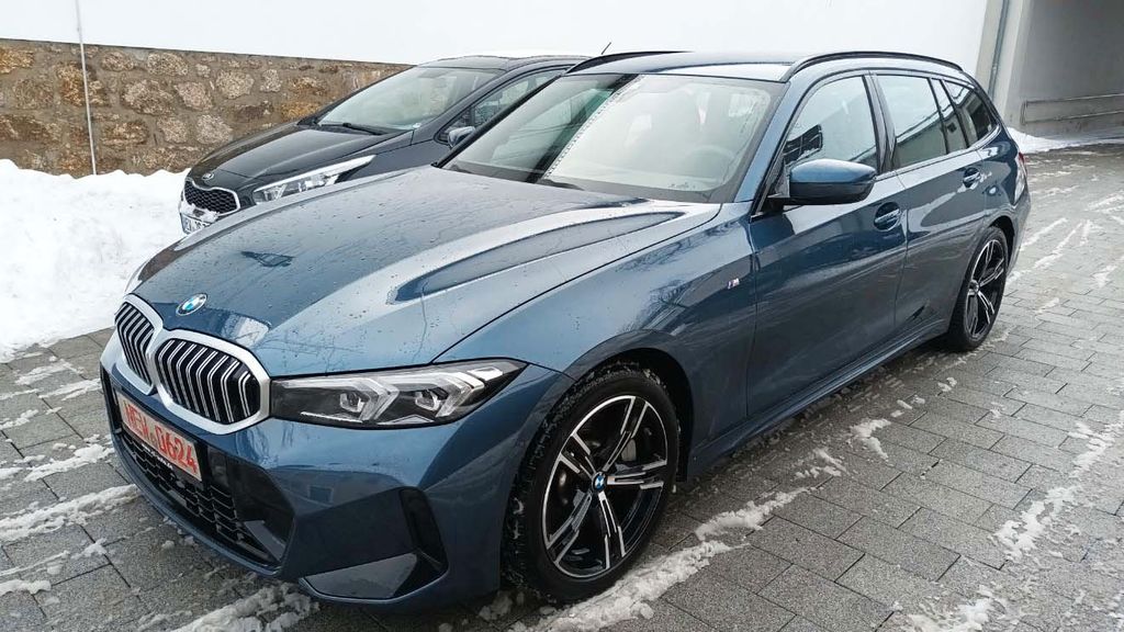 BMW 330 2025