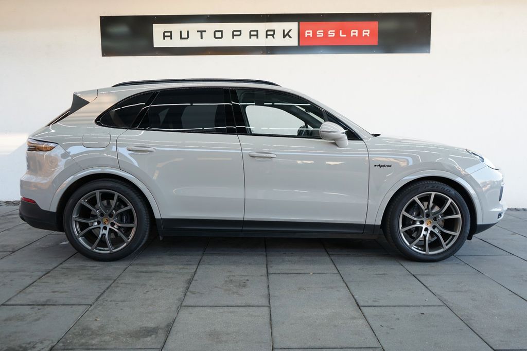 Porsche Cayenne 2022