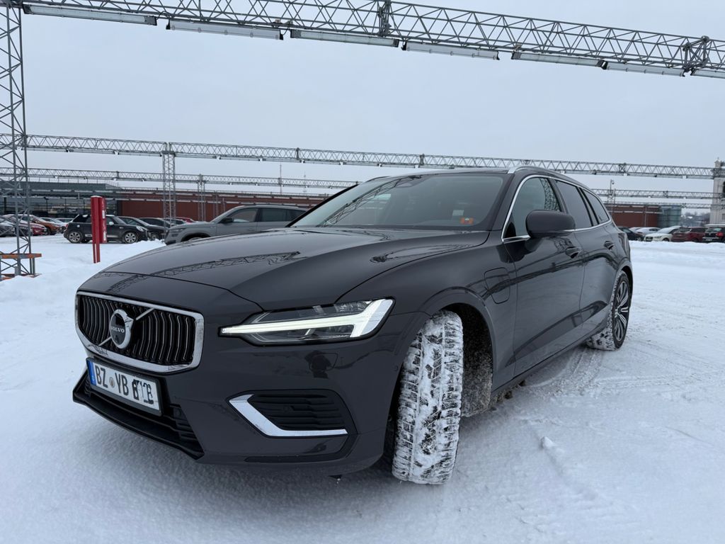 Volvo V60 2025