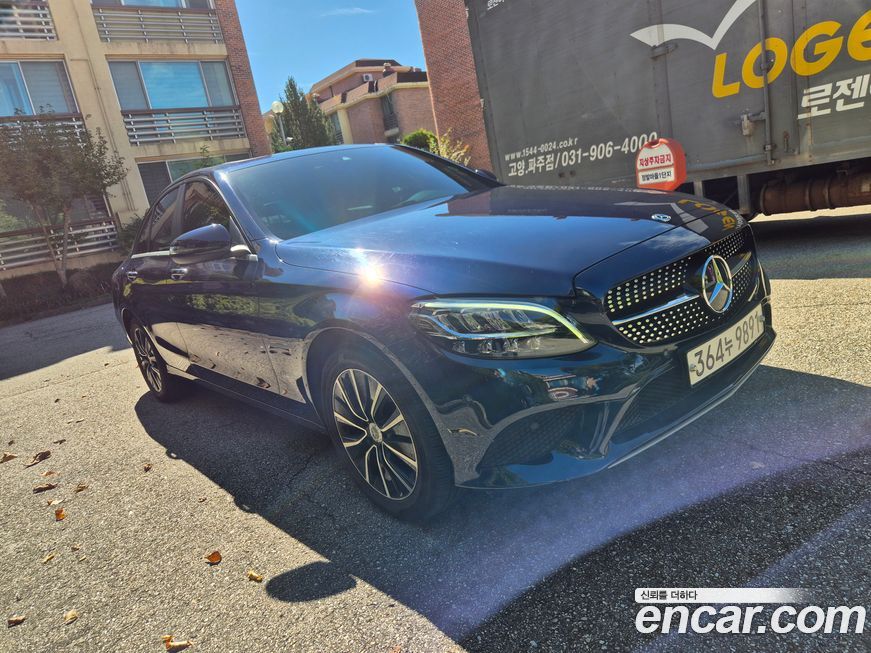 Mercedes-Benz C-Class 2020