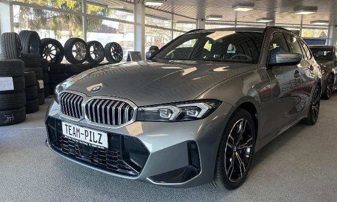 BMW 330 2025