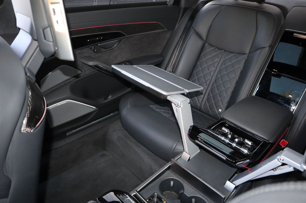 Audi A8 2024