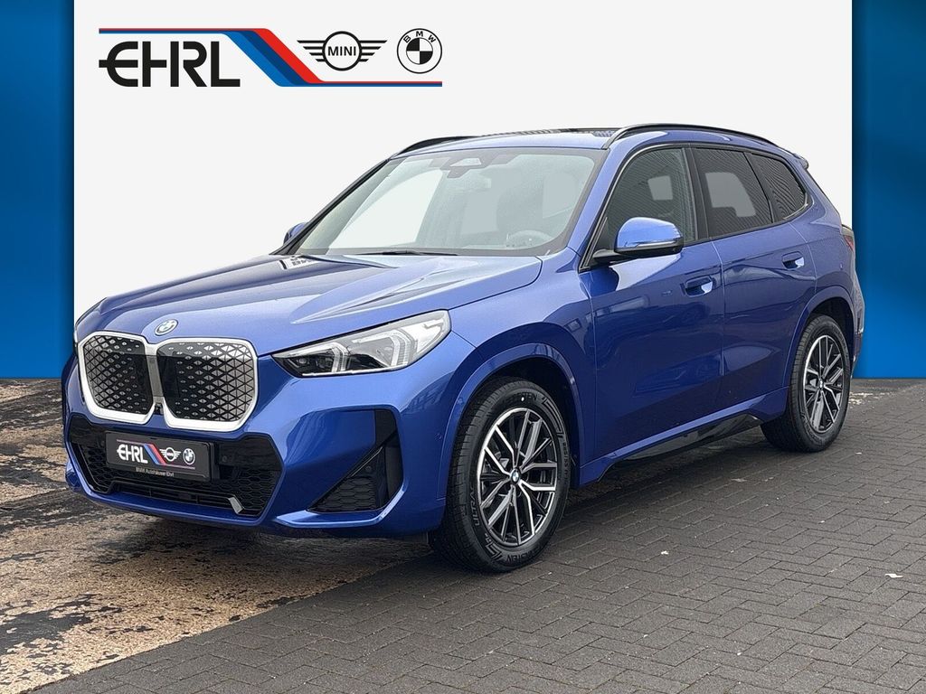 BMW iX1