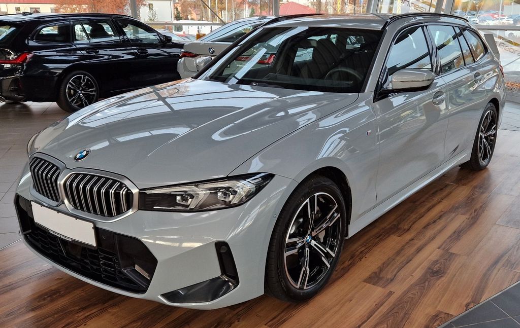 BMW 330 2024