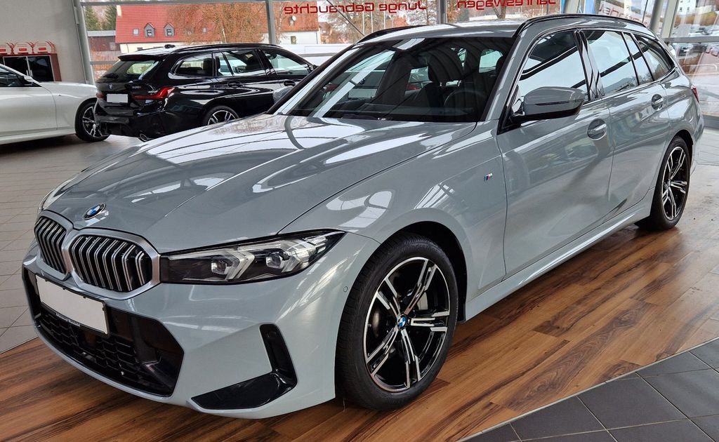 BMW 330 2025