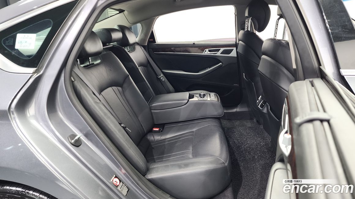 Hyundai Genesis 2016