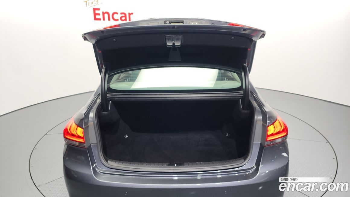 Hyundai Genesis 2016