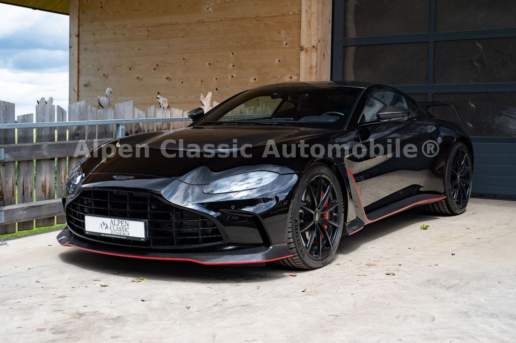 Aston Martin V12 Vantage 2022