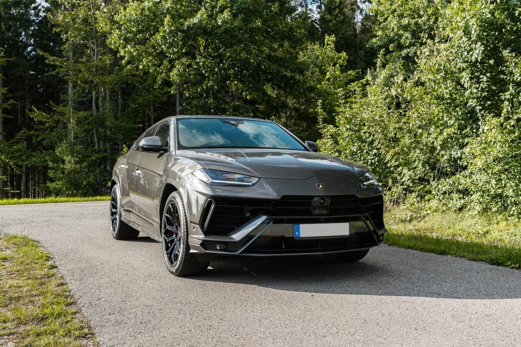 Lamborghini Urus 2024