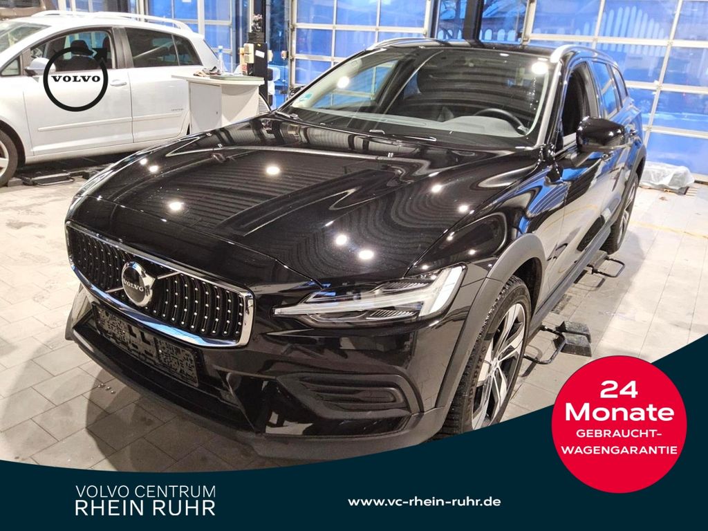 Volvo V60 Cross Country 2023