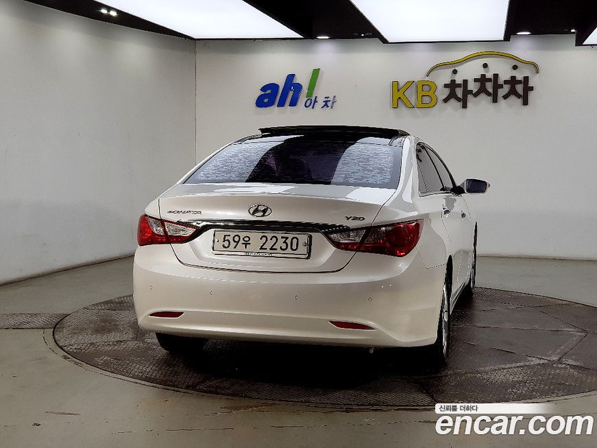 Hyundai Sonata 2010