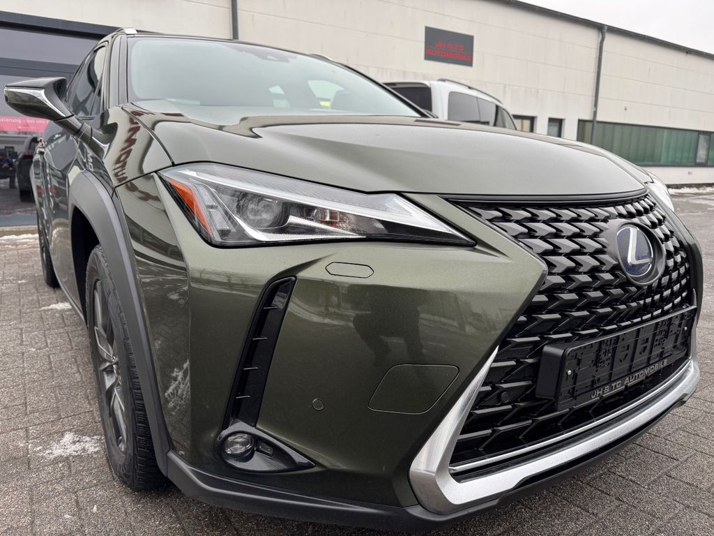 Lexus UX 2021