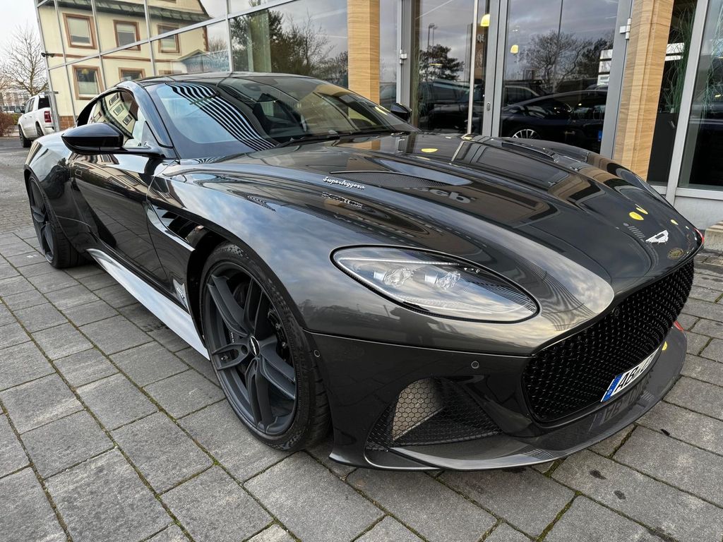 Aston Martin DBS 2020