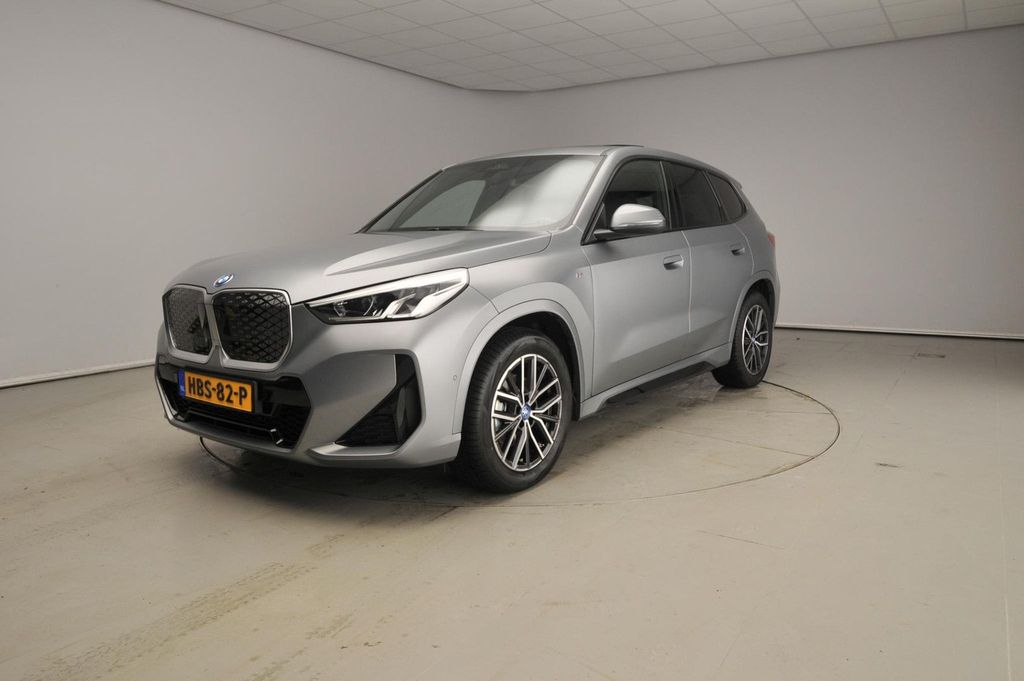BMW iX1 2025