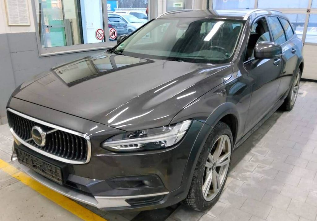 Volvo V90 Cross Country 2021