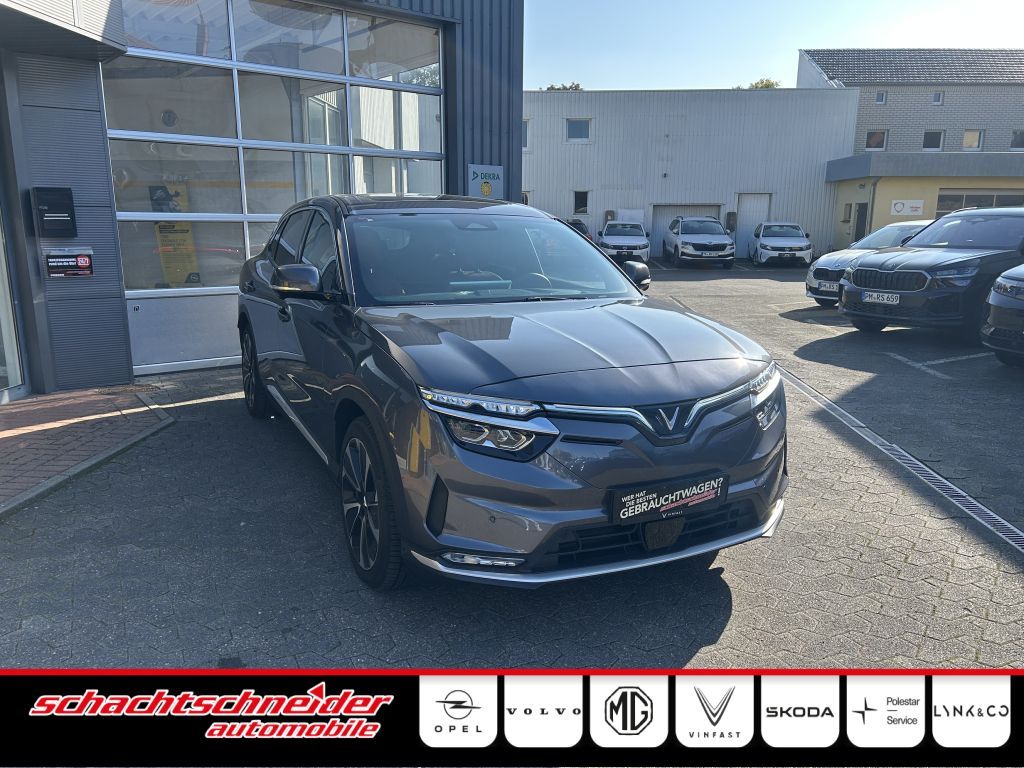 VinFast VF8 2024