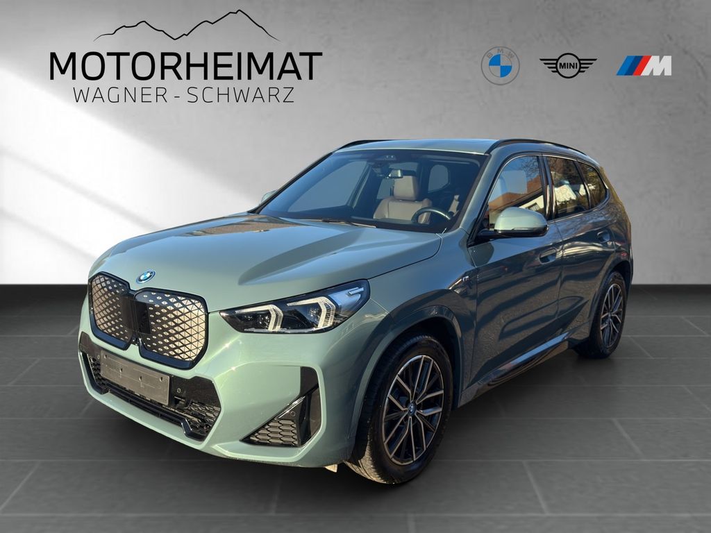 BMW iX1 2024