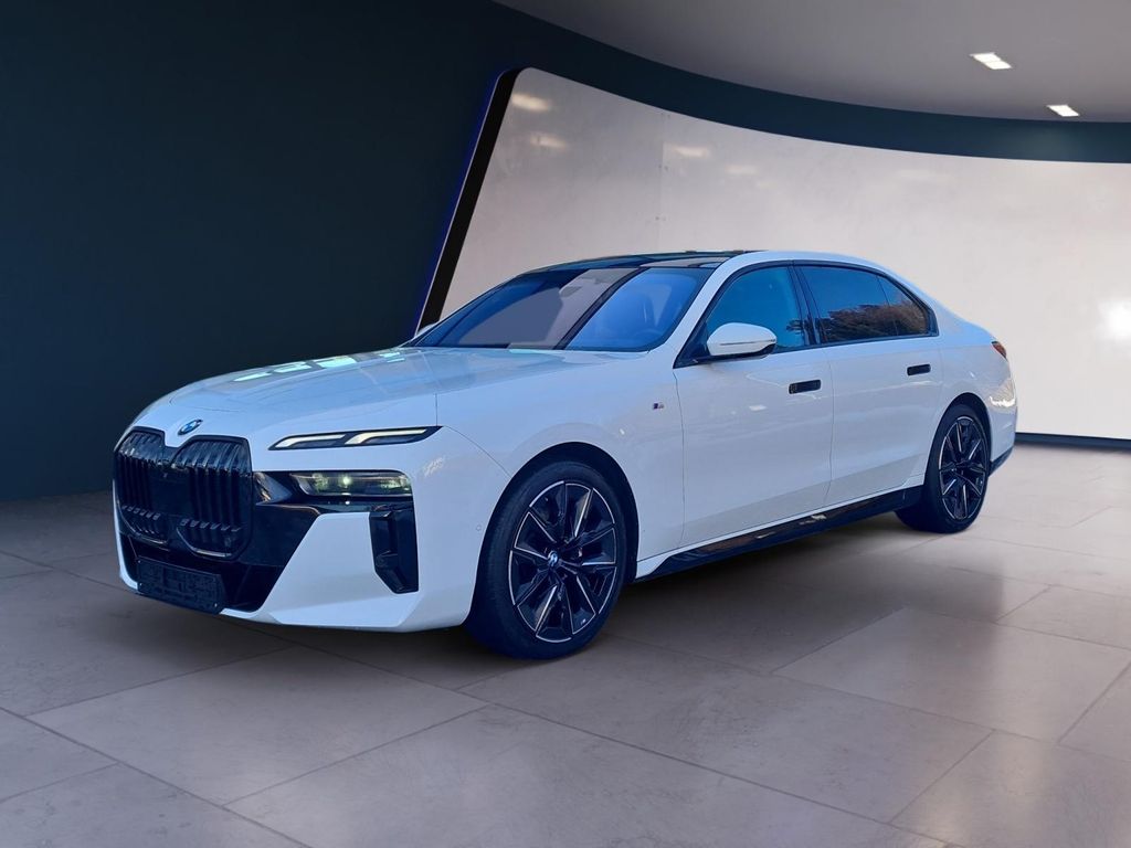 BMW 740 2023