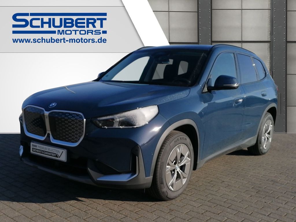 BMW iX1 2025