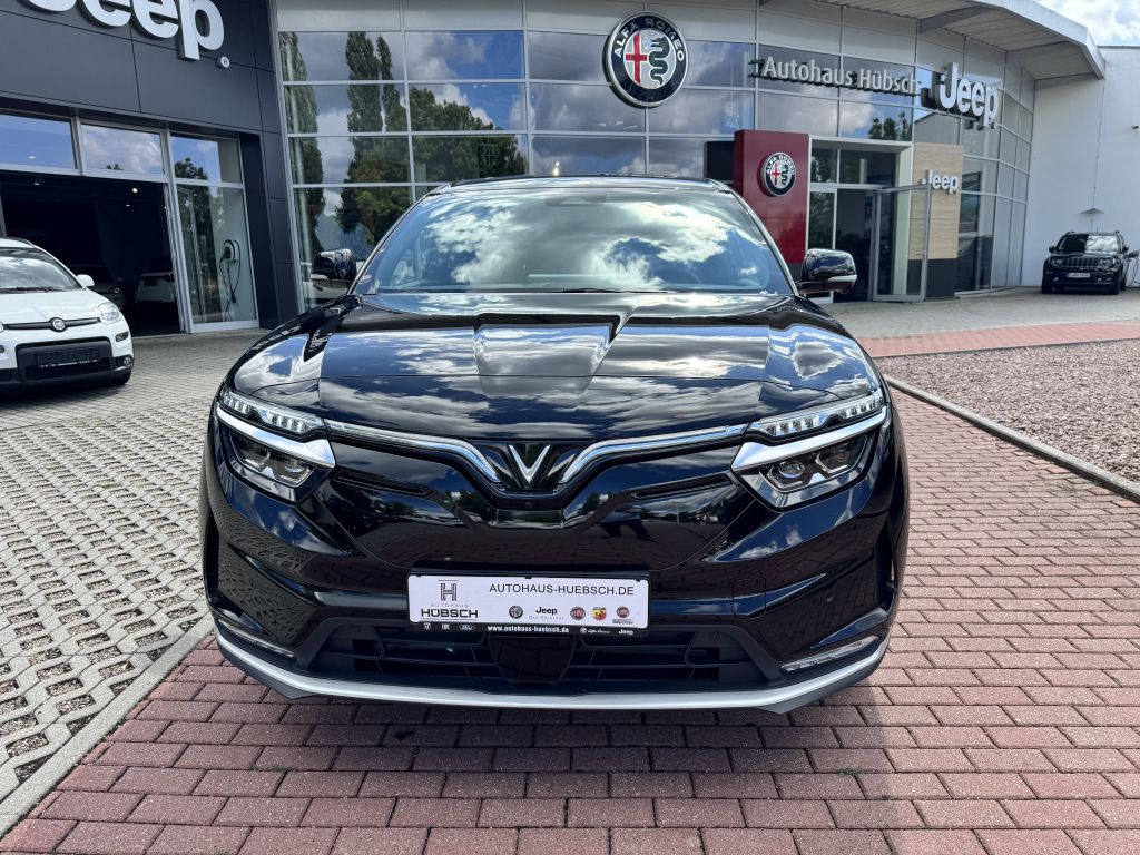 VinFast VF8