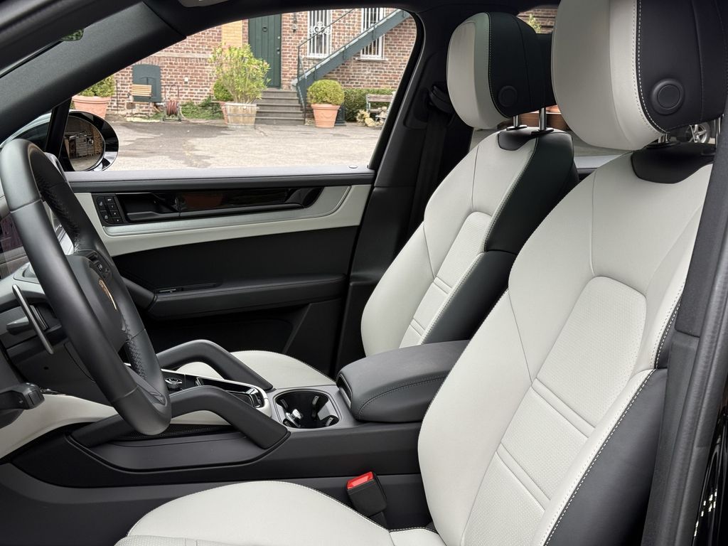 Porsche Cayenne 2024