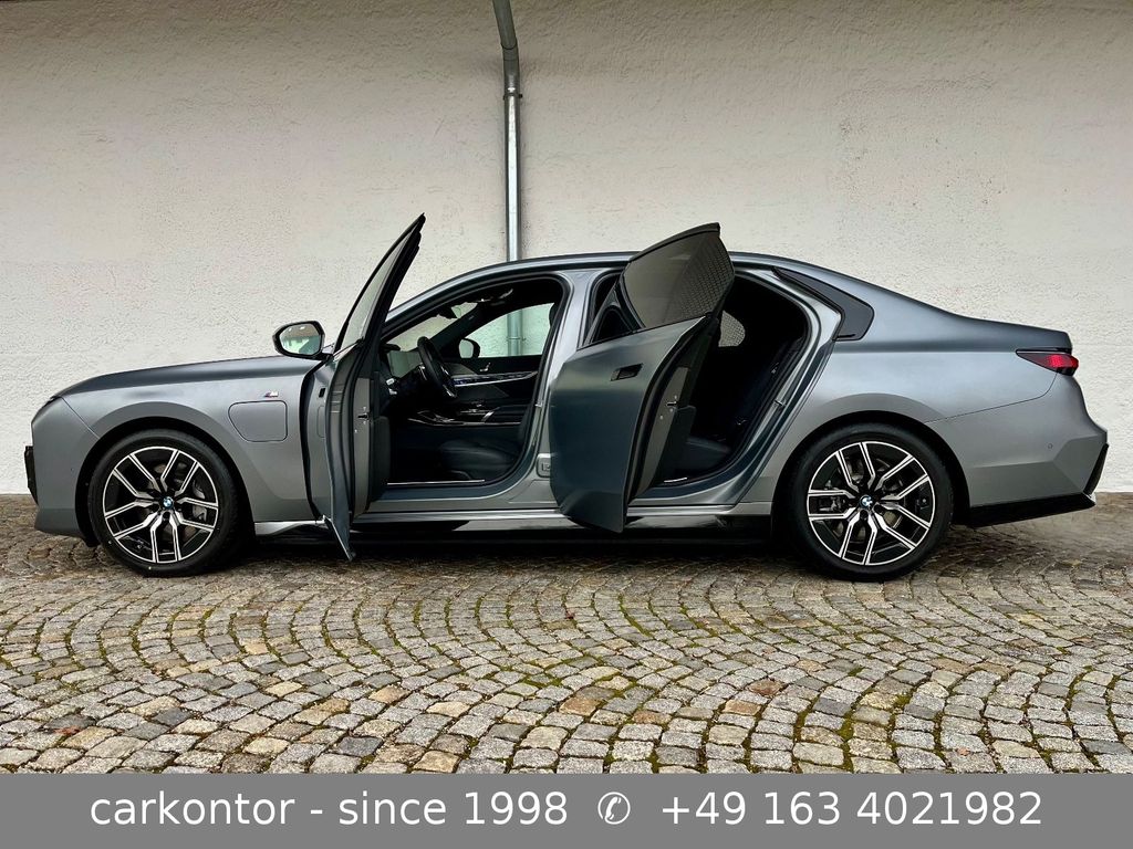 BMW 750 2025