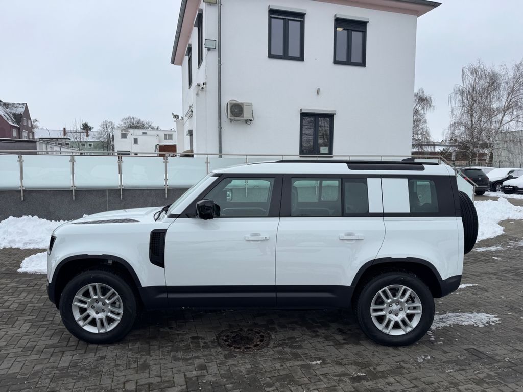 Land Rover Defender 2024