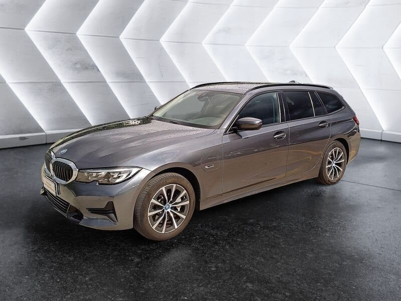 BMW 330 2022