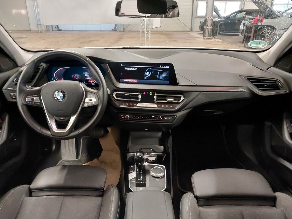 BMW 120 2024