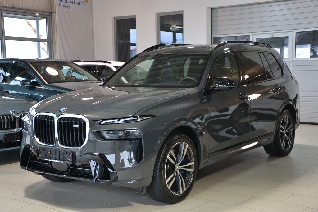 BMW X7 M60 2025