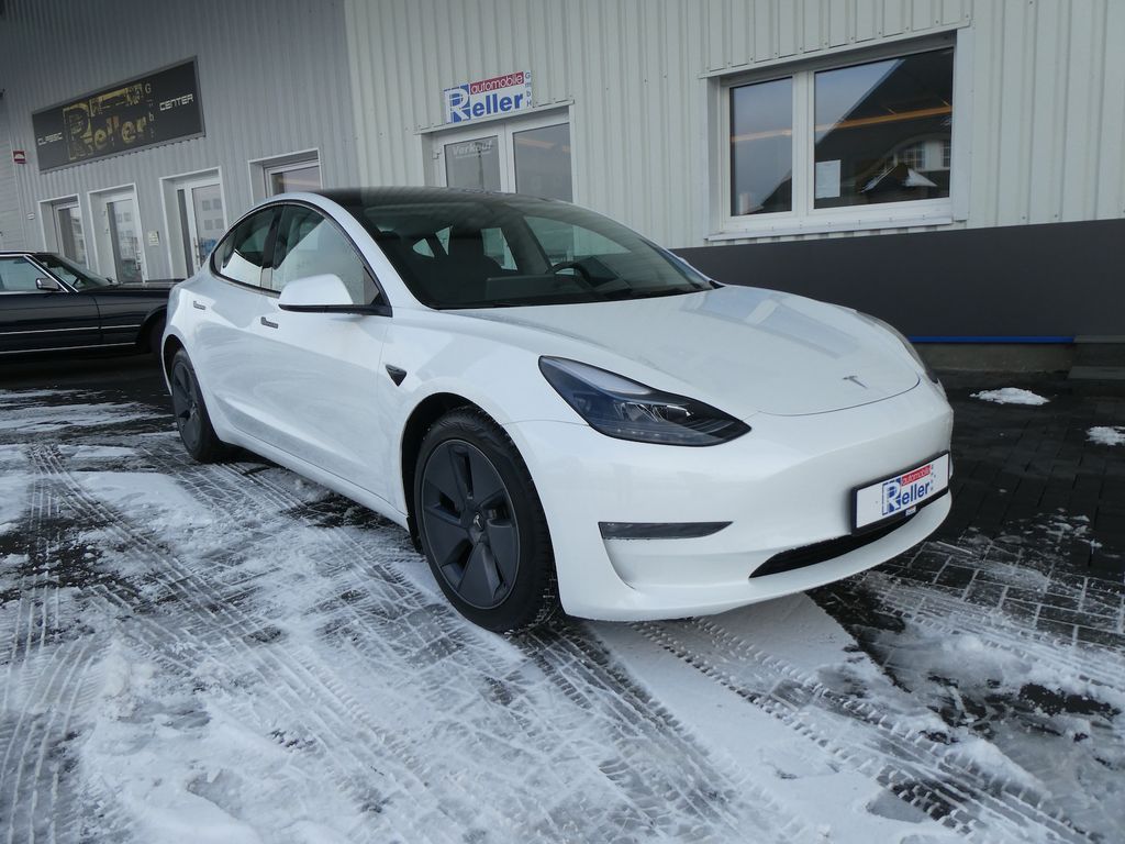 Tesla Model 3 2024