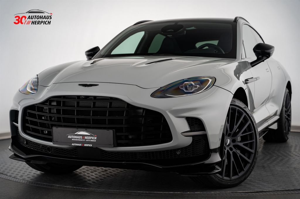 Aston Martin DBX 2025