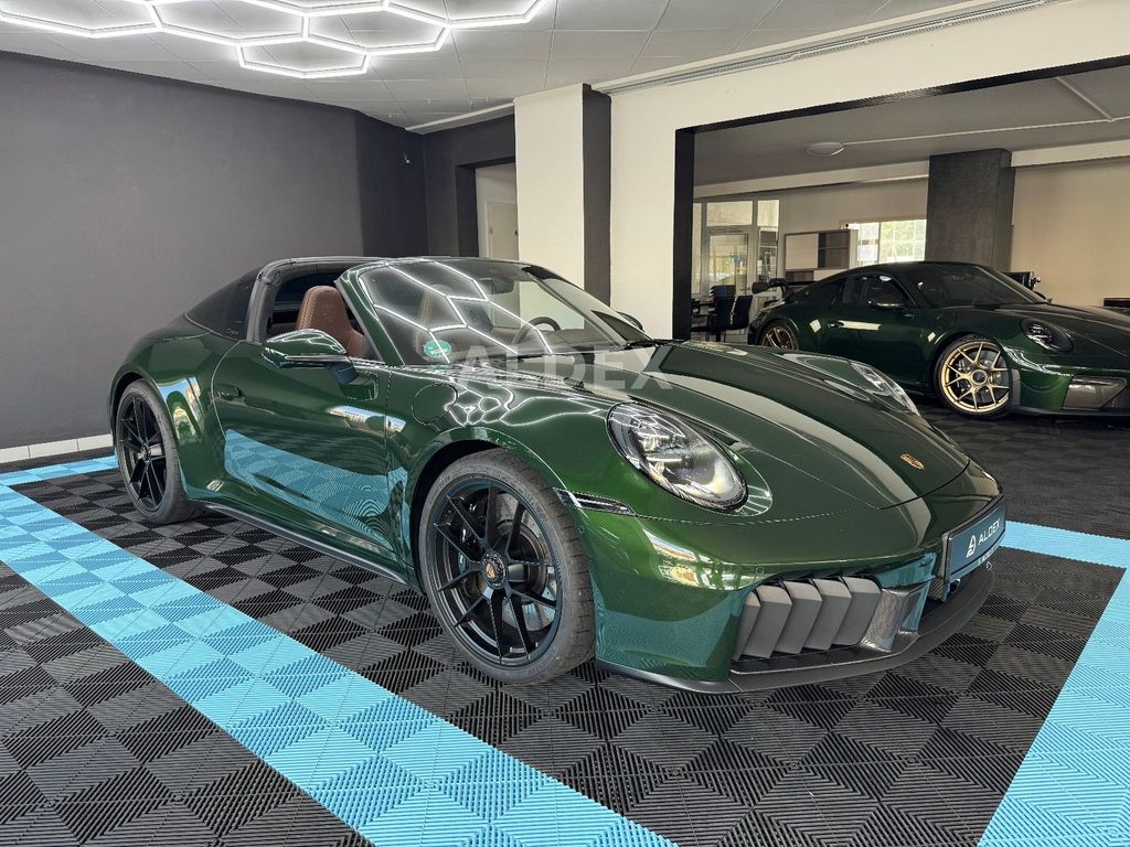 Porsche 992 2025