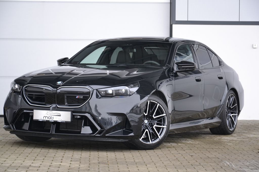 BMW M5 2025