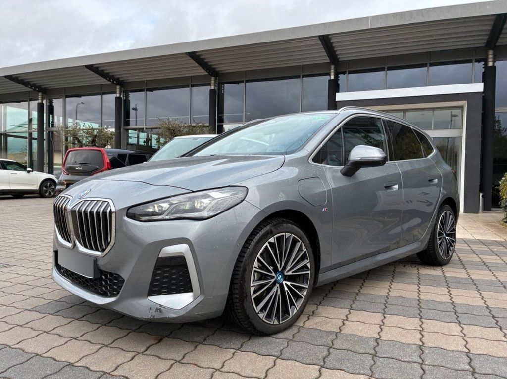 BMW 225 2023