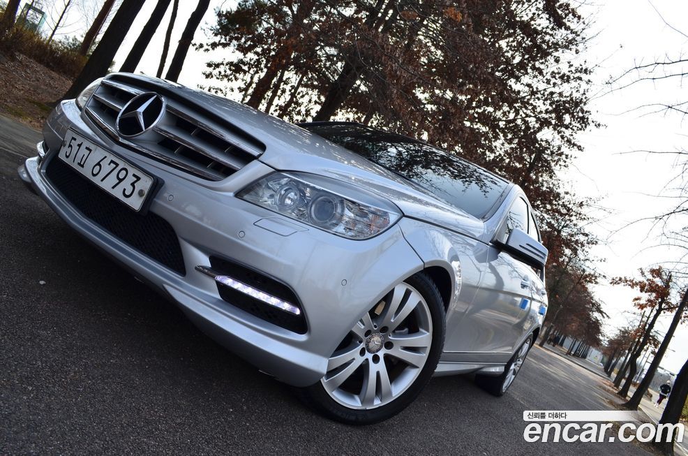 Mercedes-Benz C-Class 2011