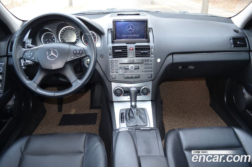 Mercedes-Benz C-Class 2011