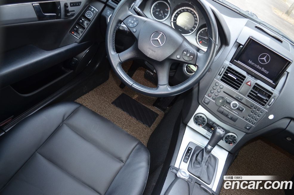 Mercedes-Benz C-Class 2011