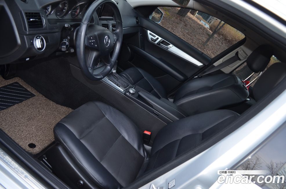 Mercedes-Benz C-Class 2011
