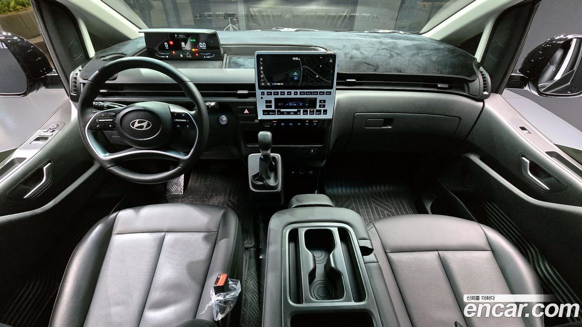 Hyundai Staria 2025