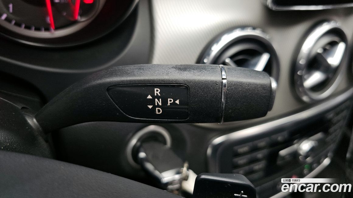 Mercedes-Benz GLA-Class 2015