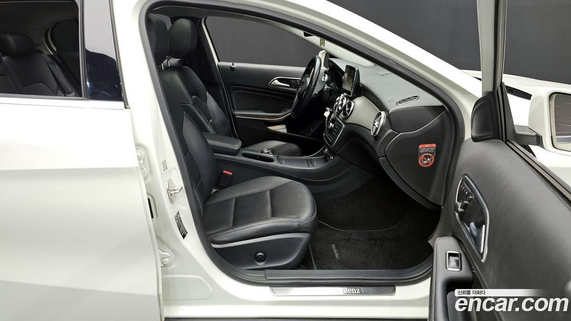 Mercedes-Benz GLA-Class 2015